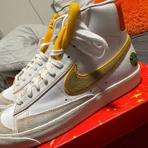 Nike Blazer Mid “Ray Gun”